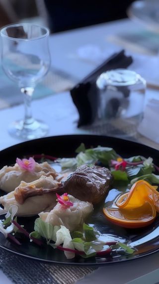 Pulpa de rata cu piure de truffe si sos de portocale