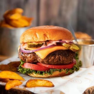 Cheeseburger cu cartofi 