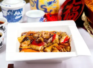 125. Fructe de mare cu sos chinezesc