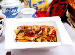 125. Fructe de mare cu sos chinezesc