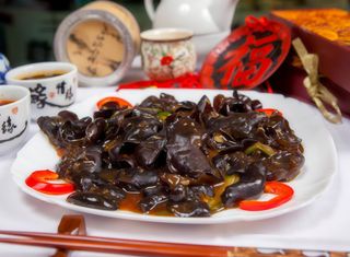 136. Urechi-de-lemn cu sos chinezesc