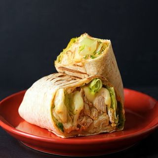 Chicken wrap cu cascaval