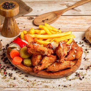 Aripioare la Ceaun cu Usturoi