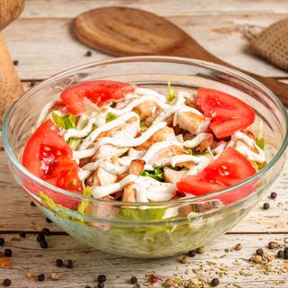 Salată cu Piept de Pui