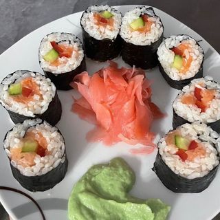 Sushi cu somon
