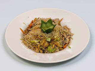 Spaghete cu pui si legume