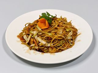 Spaghete cu creveti si legume