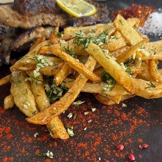 Cartofi prajiti cu marar si usturoi