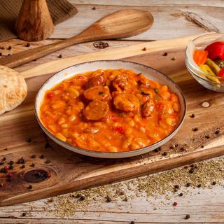 Iahnie de Fasole cu Cârnați