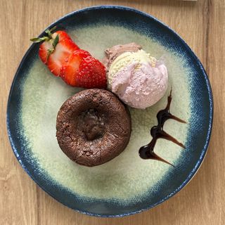 Lava cake cu înghețată