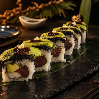 Black pearl roll