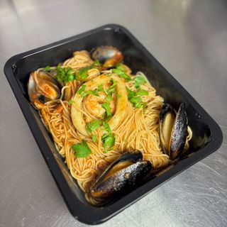 Spaghetti cu fructe de mare 