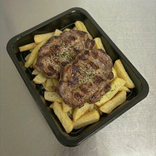 Combo Cotlet cu cartofi prăjiți