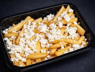 Cartofi prăjiți cu brânză telemea de vacă