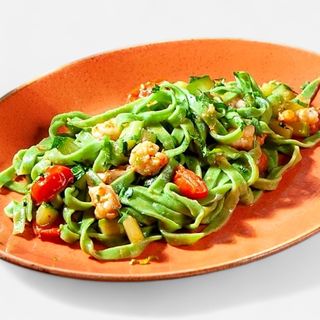 Tagliatelle de spanac cu creveti