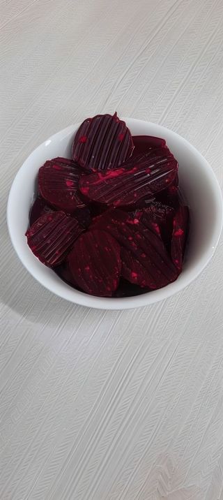 Salată de sfeclă roșie cu hrean