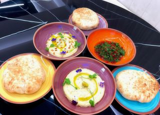 Humus cu muguri de pin