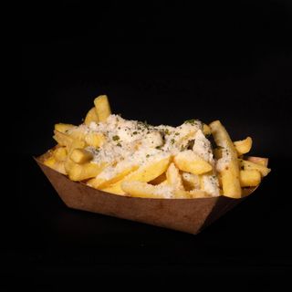 Cartofi prajiti cu parmezan si usturoi