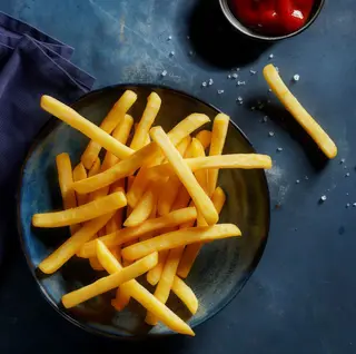 Cartofi prajiti si ketchup