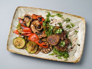 Muschiulet de vita cu legume - 380g