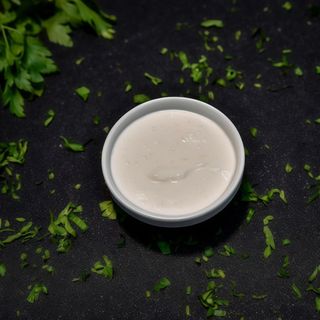 Sos de usturoi cu smantana - 50g