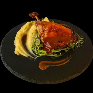 Pulpa de rață cu piure de trufe si varză