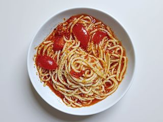 Spaghete aglio, olio e peperoncino. Picante / sau nu