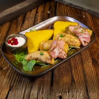 Sarmale cu carne din porc de casă și mămăliguță