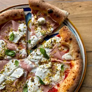 Pizza Mortadella e Pistachio