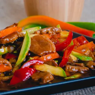 Piept de rață în sos Peking