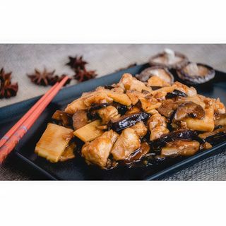 Pulpă de porc în sos chilli aromat