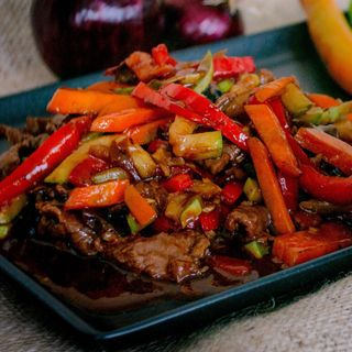 Pulpă de vită în sos Sichuan