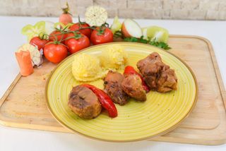 Meniu - Carne la Garnita + Mamaliga