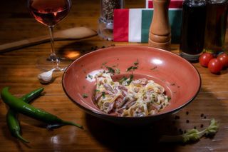 Tagliatelle con speck & porcini