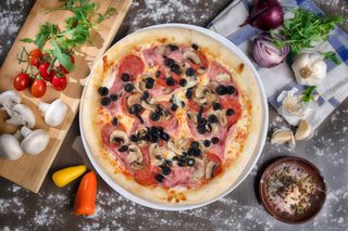 Pizza Quattro Stagioni medie