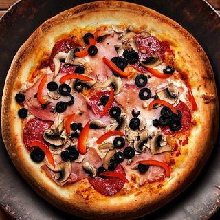 .Oferta- 1Pizza Capriciosa+1Pizza Salamii +2 Tuborg Doza+2 Sosuri la alegere+2 Ambalaje