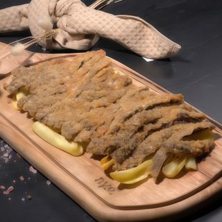 Șnițel de vită cu cartofi prăjiți