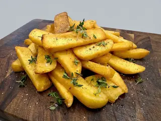 Cartofi prajiti rustici