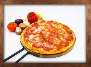 Pizza Salami Ø30cm + Doza Suc