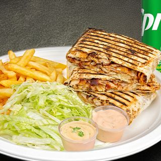 Meniu Arabeasca berbecut+ cartofi prăjiți + 2 sosuri +1 doza pepsi 0.25l-800g