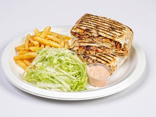 Arabeasaca de pui + 1 porție de cartofi prăjiți-800g