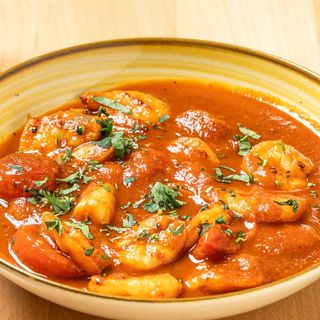 Creveți cu sos roșu