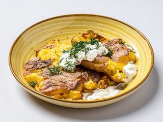 Salată de cartofi cu iaurt