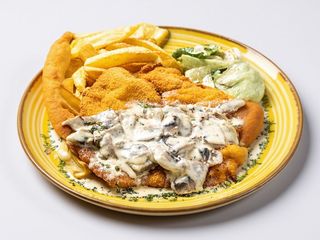 Șnițel cu sos de ciuperci