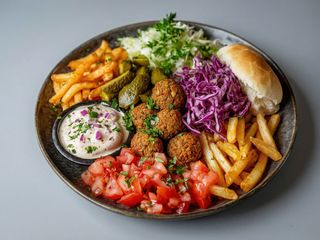 Shaorma falafel la farfurie