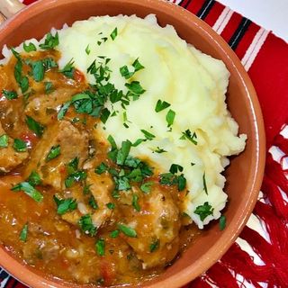 Tocanita de pui cu piure