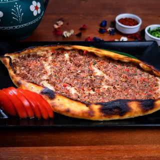 Pide cu carne