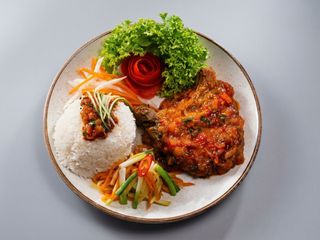  CƠM SƯỜN SỐT CHUA NGỌT