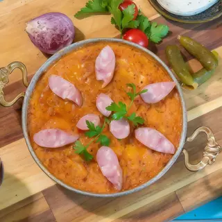 Menemen rustic cu cabanos