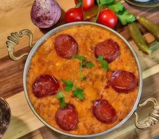 Menemen cu sucuk si legume